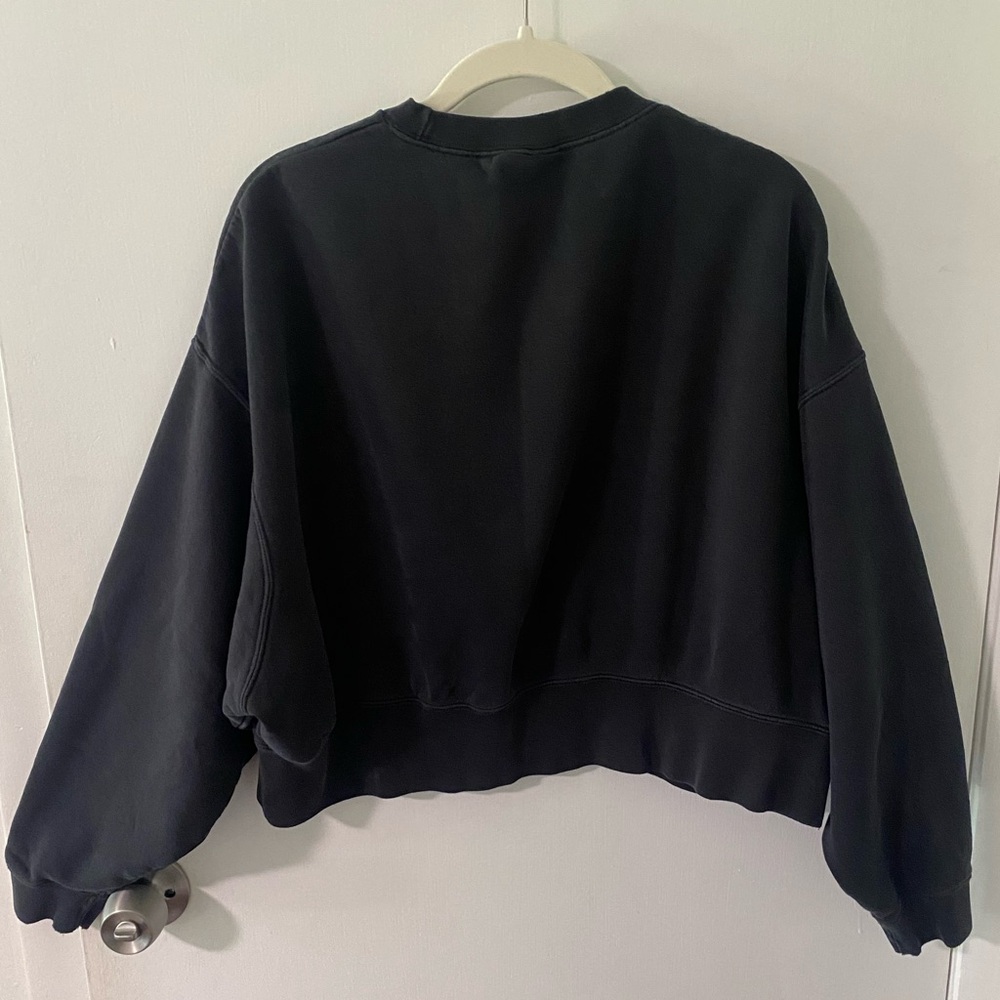 Nike Women’s Phoenix Fleece Oversized Crew-Neck
Sweatshirt - Picture 2 of 3